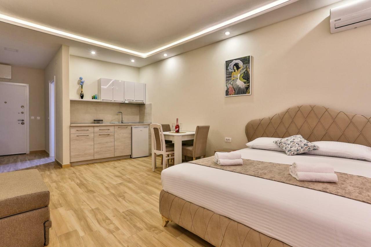Apolon Apart Susanj Ngoại thất bức ảnh