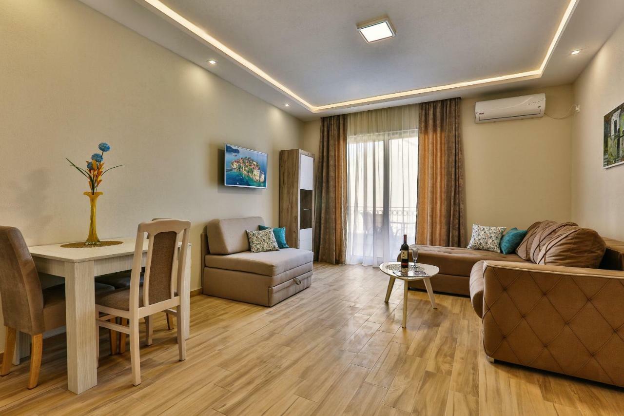 Apolon Apart Susanj Ngoại thất bức ảnh